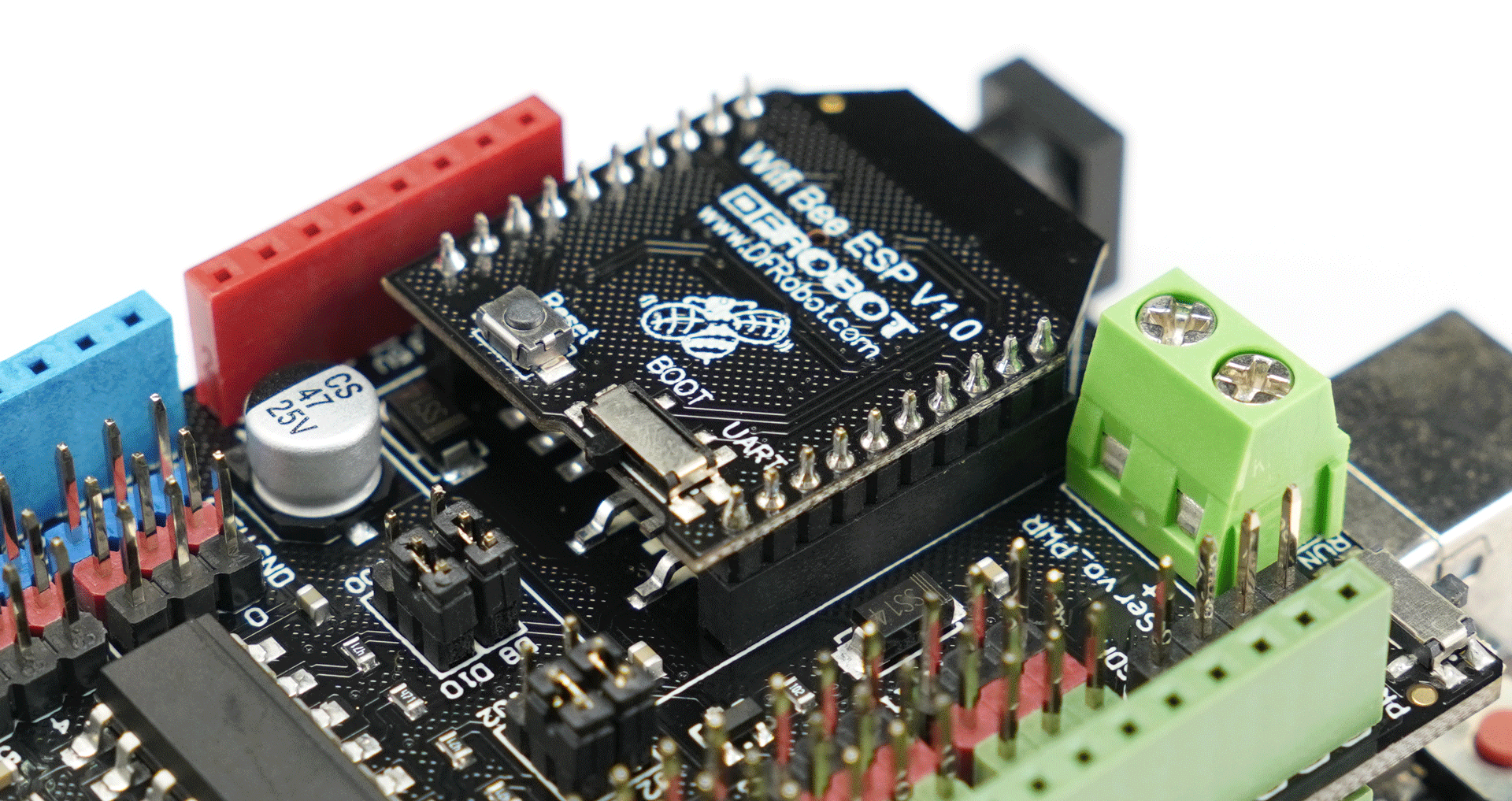 arduino uno relay shield boasts an XBee interface